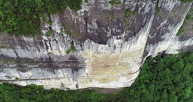 重庆南川,金佛山绝壁栈道,穿云而行步步惊心