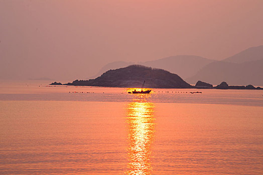 威海半月湾海上日出