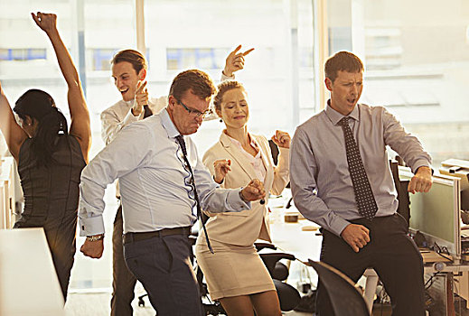 热情,商务人士,庆贺,跳舞,办公室