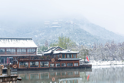 杭州湘湖游船码头雪景