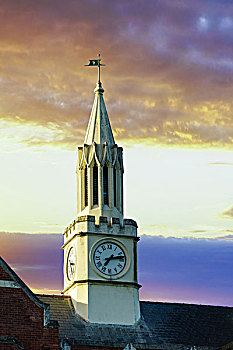 新西兰南岛校园钟楼日落