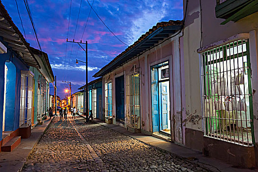 街景,夜晚,特立尼达,古巴