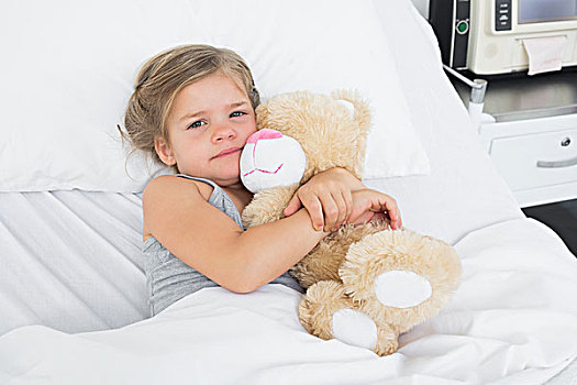 可爱,女孩,搂抱,泰迪熊,病床
