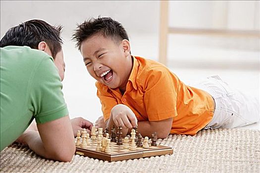 父子,玩,下棋,笑