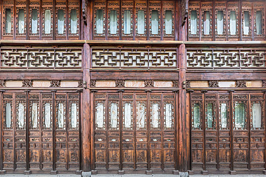 山东省枣庄市台儿庄古城内中式古典门窗