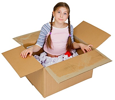 小女孩,坐,纸箱