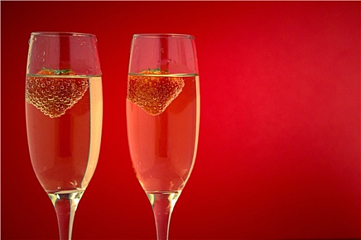 两个,玻璃杯,香槟,草莓