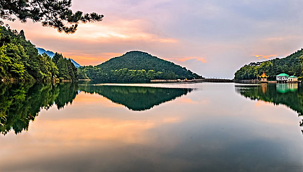 江西省九江市庐山风景区芦林湖自然景观