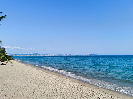 海南三亚湾的沙滩