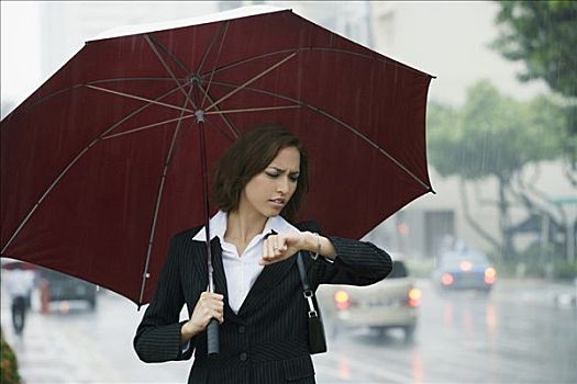 职业女性,检查,时间,雨