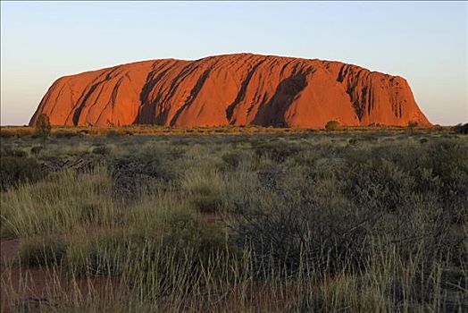艾尔斯巨石,乌卢鲁巨石,日落,卡塔曲塔国家公园,北领地州,澳大利亚