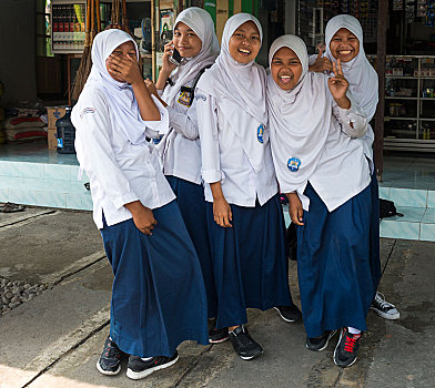 愉悦,穆斯林,女生,校服,摆姿势,日惹,爪哇,印度尼西亚,亚洲