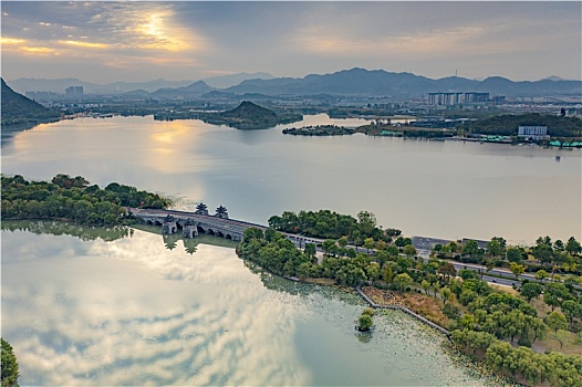 浙江省杭州市湘湖晨曦航拍