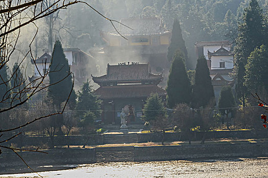 树,蓝,背景,池塘,倒影,烟,枯枝,寺庙,太阳,阳光,水,岸,淤泥,泥潭,村庄,山岗