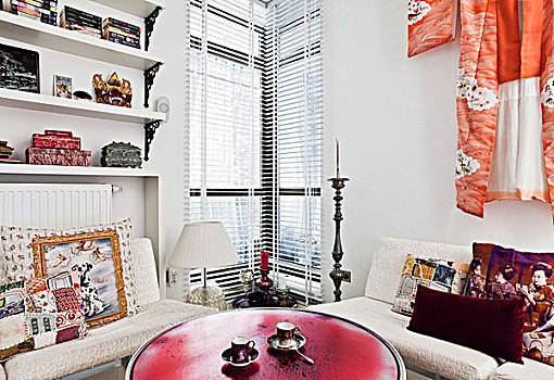 红色,桌子,沙发,收集,散落,垫子