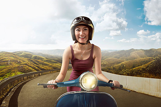 高兴,亚洲女性,骑,蓝色,摩托车,头盔