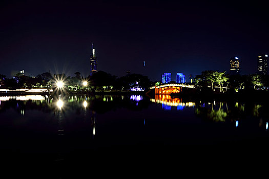 玄武湖夜景