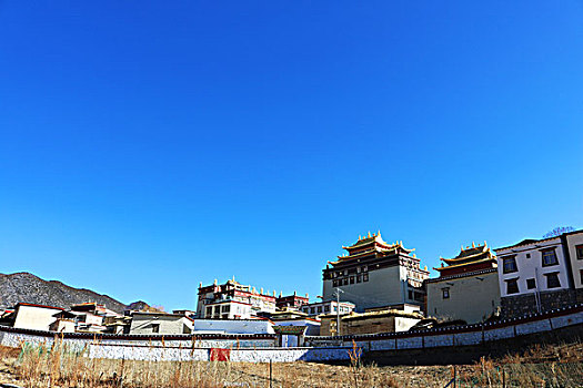 松赞林寺