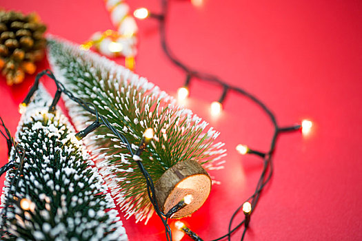 圣诞节饰品,圣诞树和美丽的光线