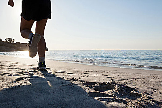 男人,慢跑,海滩,蓝天,后视图