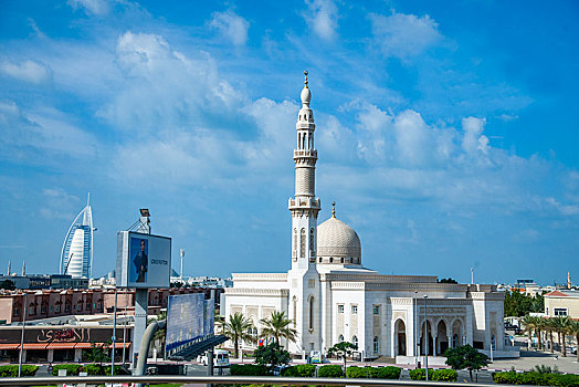 阿联酋迪拜地铁轨道交通线沿线市容