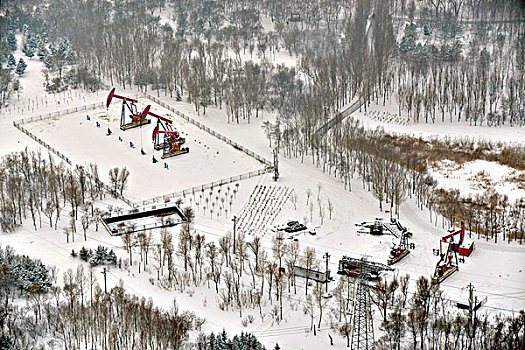 黑龙江大庆市-俯瞰-雪后油城美如画