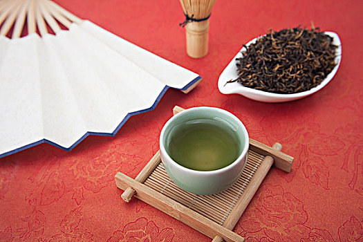 从库克到黄仁勋，缘何一年三度来华？