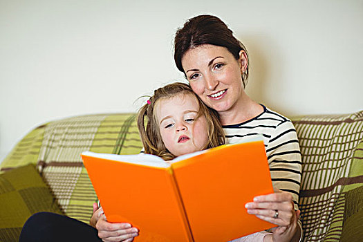 母亲,读,书本,女儿,沙发