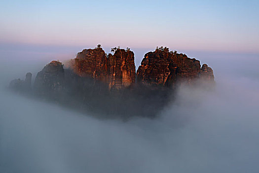 岩石构造,早晨,雾,日出,注视,撒克逊瑞士,国家公园,萨克森,德国,欧洲