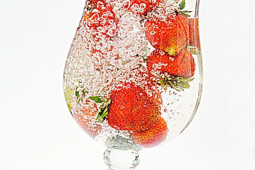 草莓,水杯