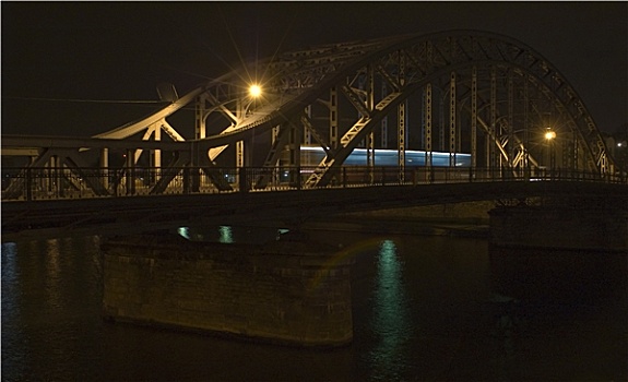 夜晚,有轨电车,桥