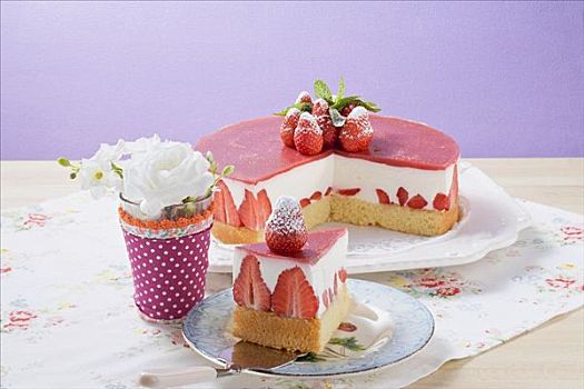 草莓酸奶,蛋糕