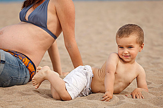 怀孕,母亲,儿子,躺着,海滩