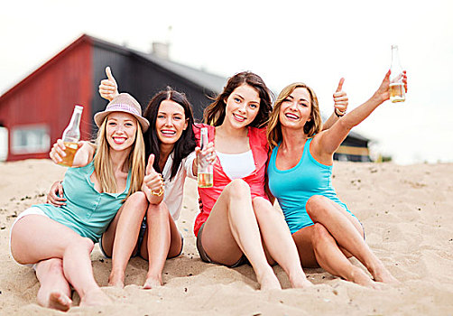 暑假,度假,女孩,饮料,展示,竖大拇指,海滩