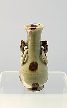 龙泉窑青釉褐斑瓶,元代