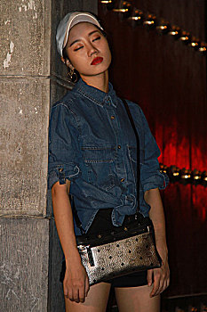 超级网红,时尚博主,生活美学家何小曼街拍