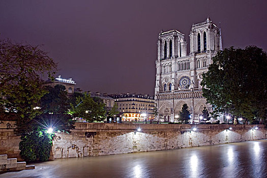 巴黎圣母院,夜景