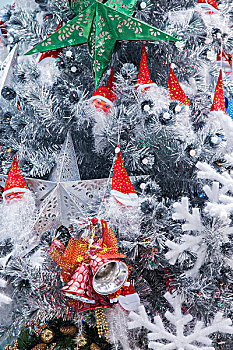 重庆北滨路龙湖星悦广场室内2014圣诞节圣诞树上的圣诞老人