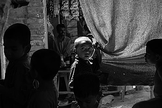 十一,学校,时间,父亲,坐,小,店,衣服,工作,未来,孟加拉,2007年