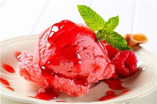 树莓冰淇淋,甜,糖浆