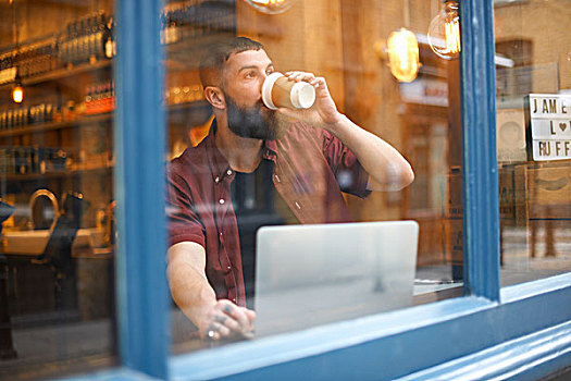 窗户,风景,男青年,喝咖啡,咖啡