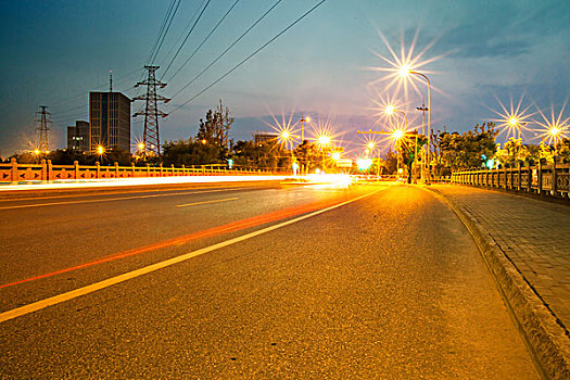 城市马路夜景