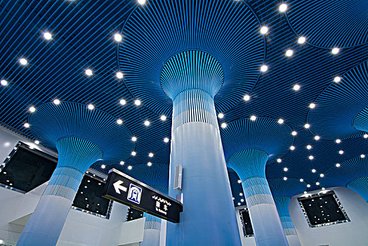 乌鲁木齐地铁1号线铁路局站科技蓝穹顶
