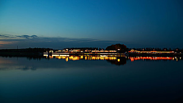 北京通州运河森林公园运河夜景