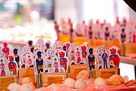 中国传统宗教信仰,礼仪上用的祭品,人形纸牌