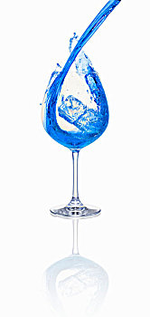 蓝色,鸡尾酒,倒出,玻璃杯,冰块