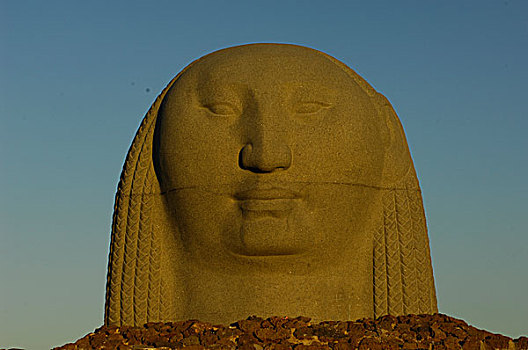 内蒙古锡林浩特蒙古人塑像