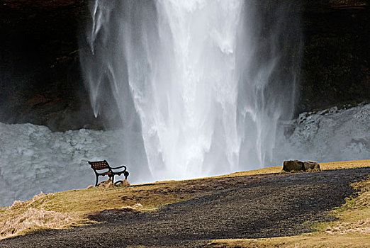 塞里雅兰瀑布,瀑布,冬天,长椅,冰岛,欧洲
