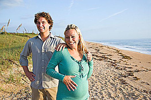 高兴,年轻,怀孕,伴侣,站立,海滩
