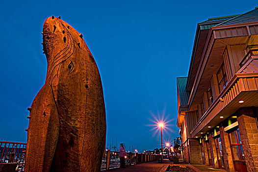 驼背鲸,雕刻,坎贝尔河,人行道,温哥华岛,不列颠哥伦比亚省,加拿大